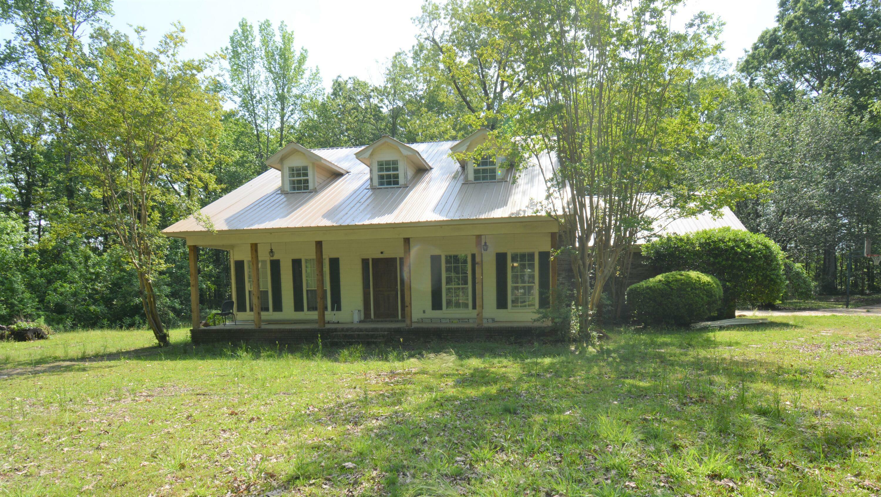 Property Photo:  995 S Gilmer Road  MS 38863 
