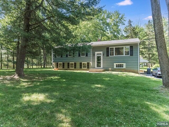 Property Photo:  69 Bernard Street  NJ 08876 