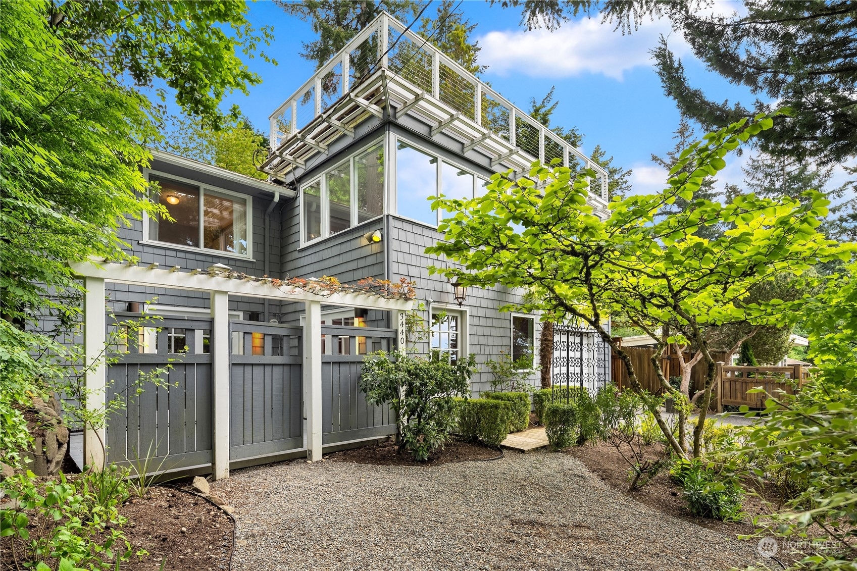 Property Photo: 3440 72nd Avenue SE WA 98040