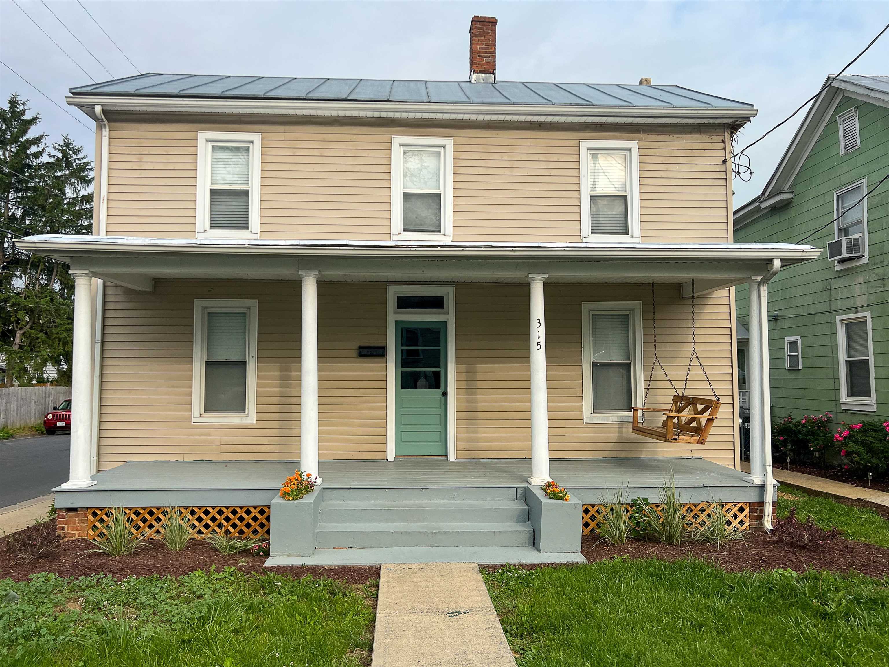 315 Broad St  Harrisonburg VA 22802 photo