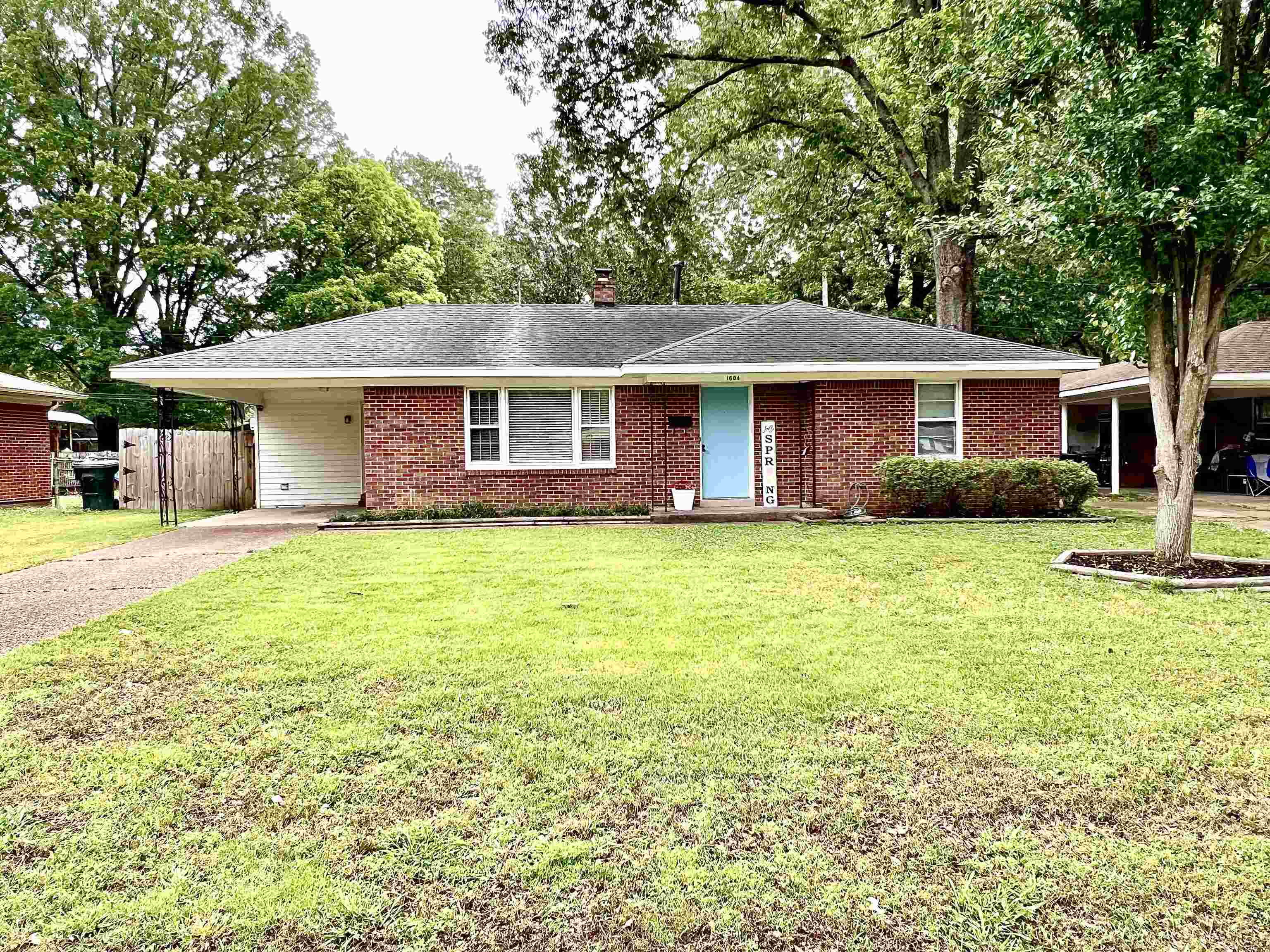 Property Photo:  1604 Dearing Rd  TN 38117 