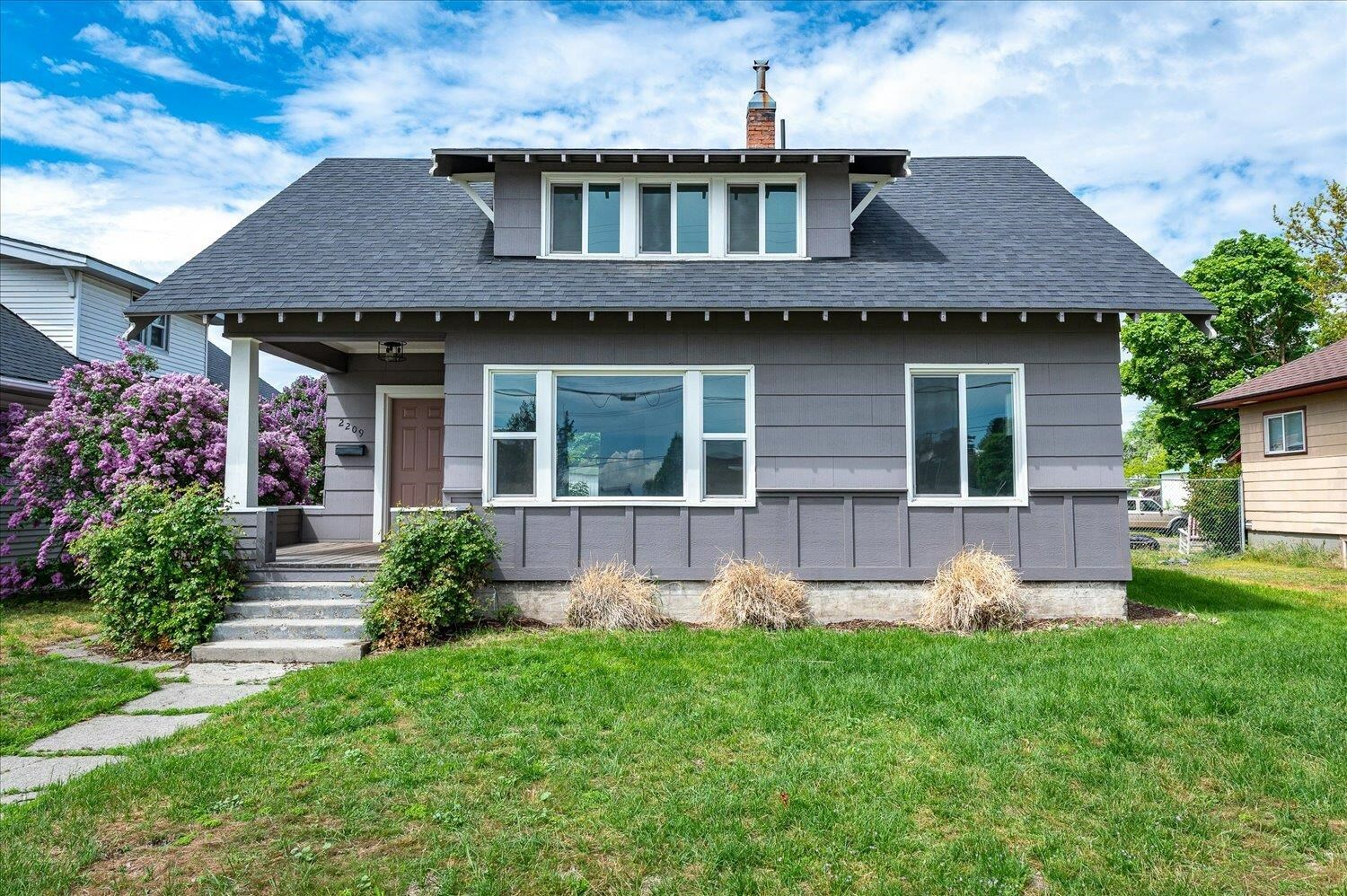 Property Photo: 2209 N Perry St WA 99207