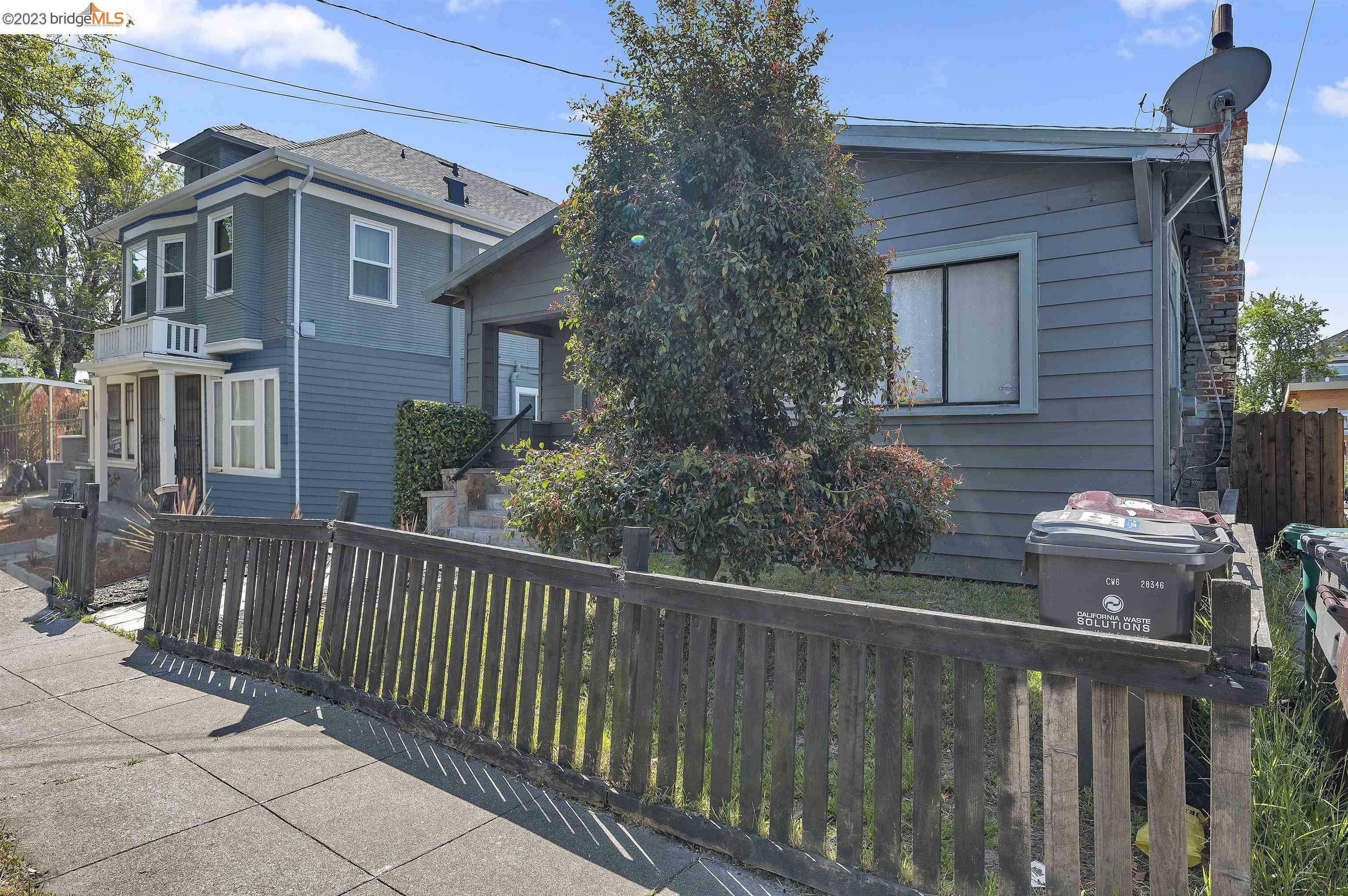 Property Photo: 819 61st St CA 94608