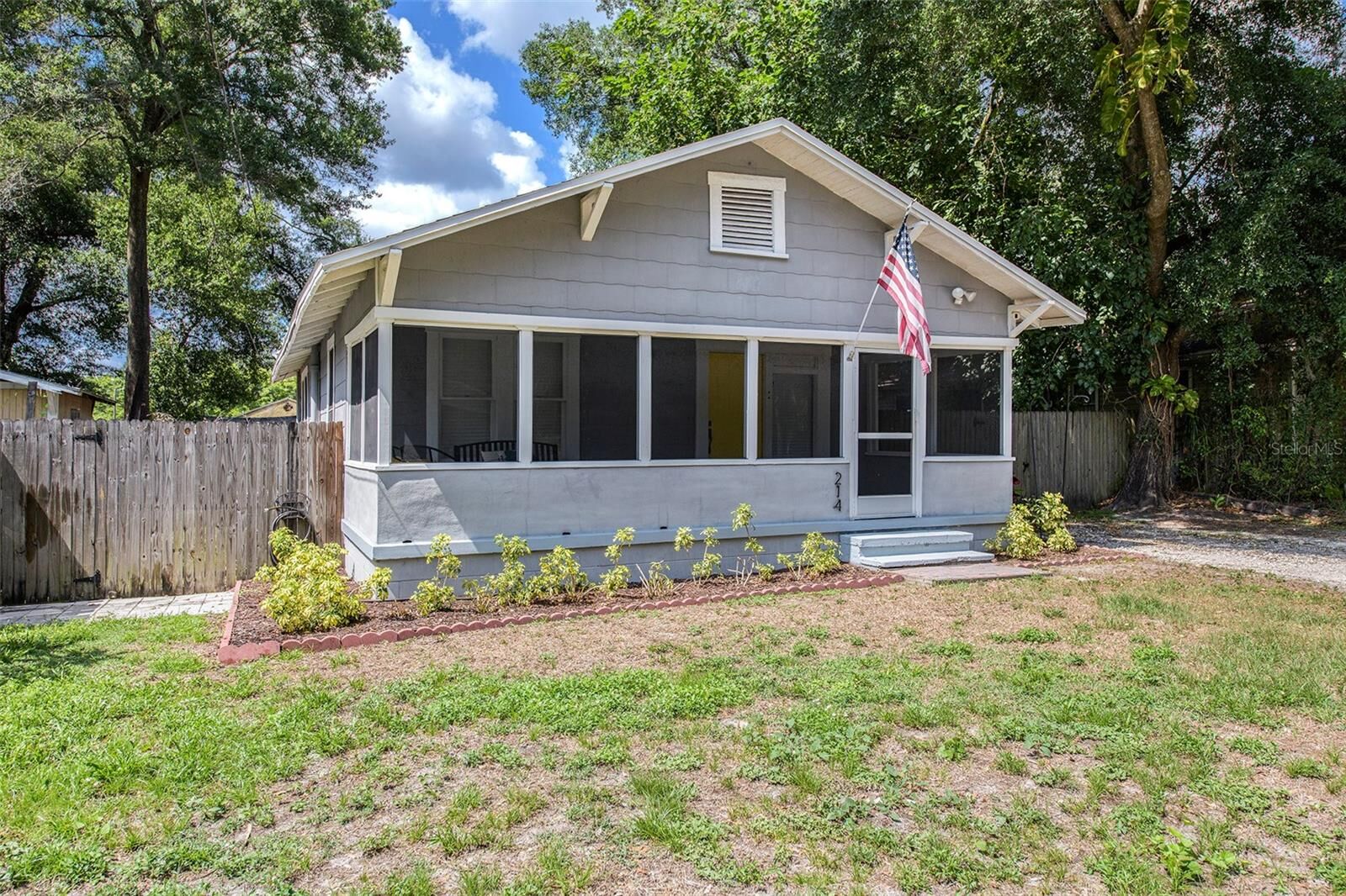Property Photo: 214 E Cluster Avenue FL 33604