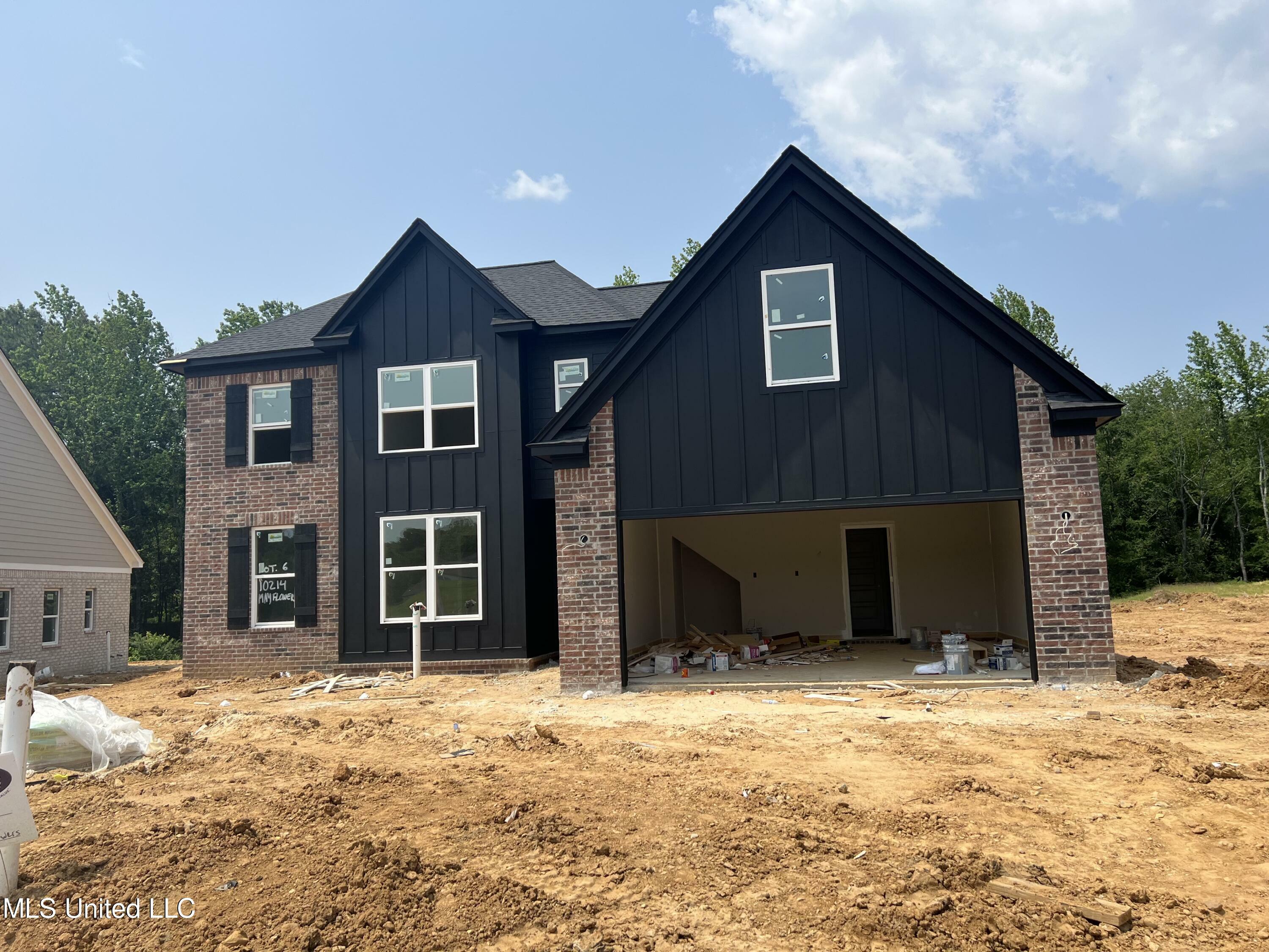 Property Photo: 10214 May Flowers Street MS 38654