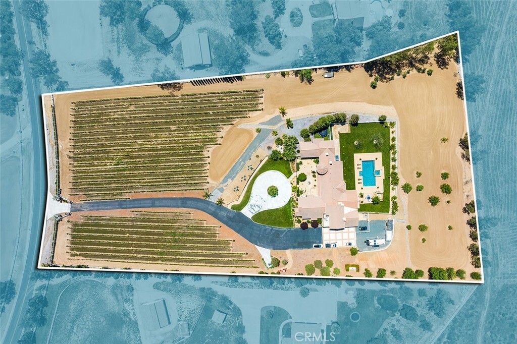 Property Photo: 39345 Calle De Companero CA 92562