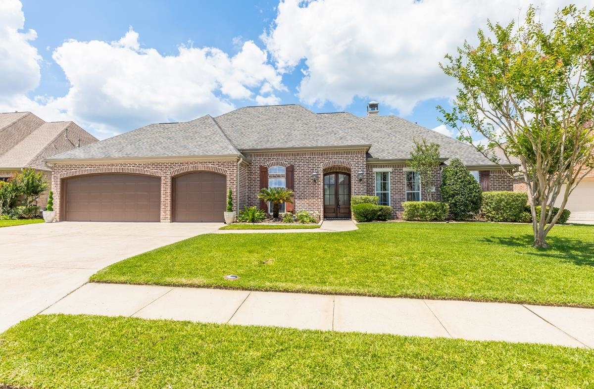 Property Photo:  6330 Claybourn Dr  TX 77706 