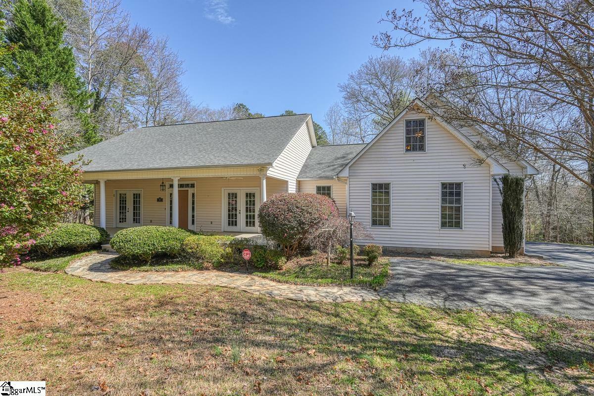 Property Photo: 161 Glenbrook Drive SC 29307