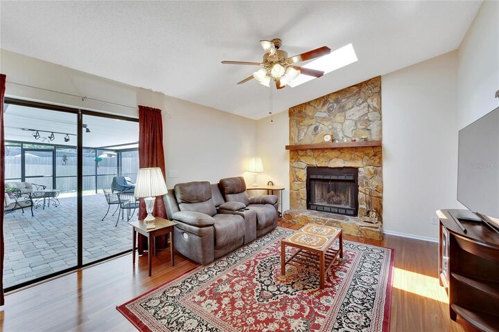 Property Photo:  1504 Blueteal Drive  FL 33511 