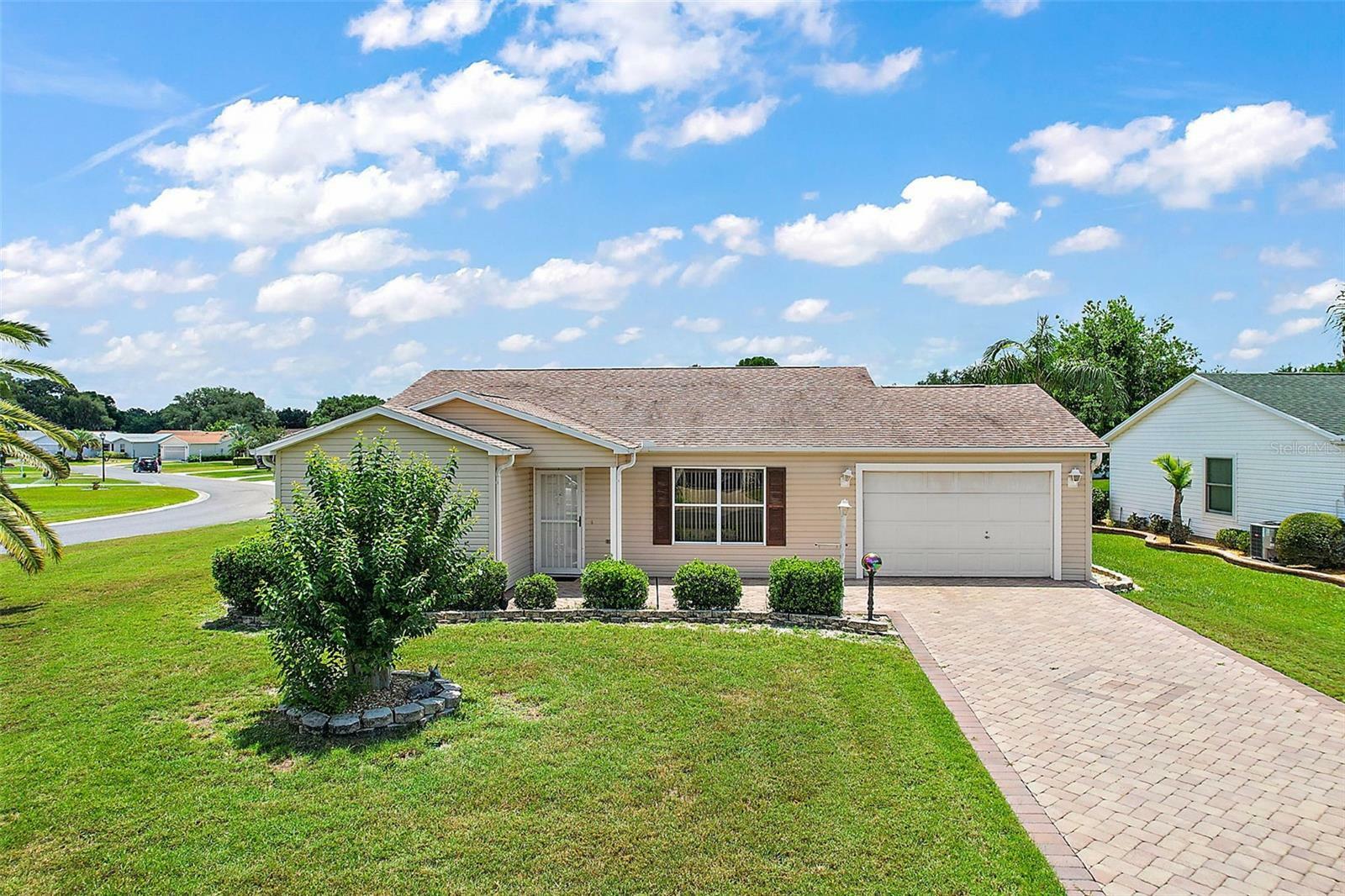 Property Photo:  1505 Las Pacos Court  FL 32162 