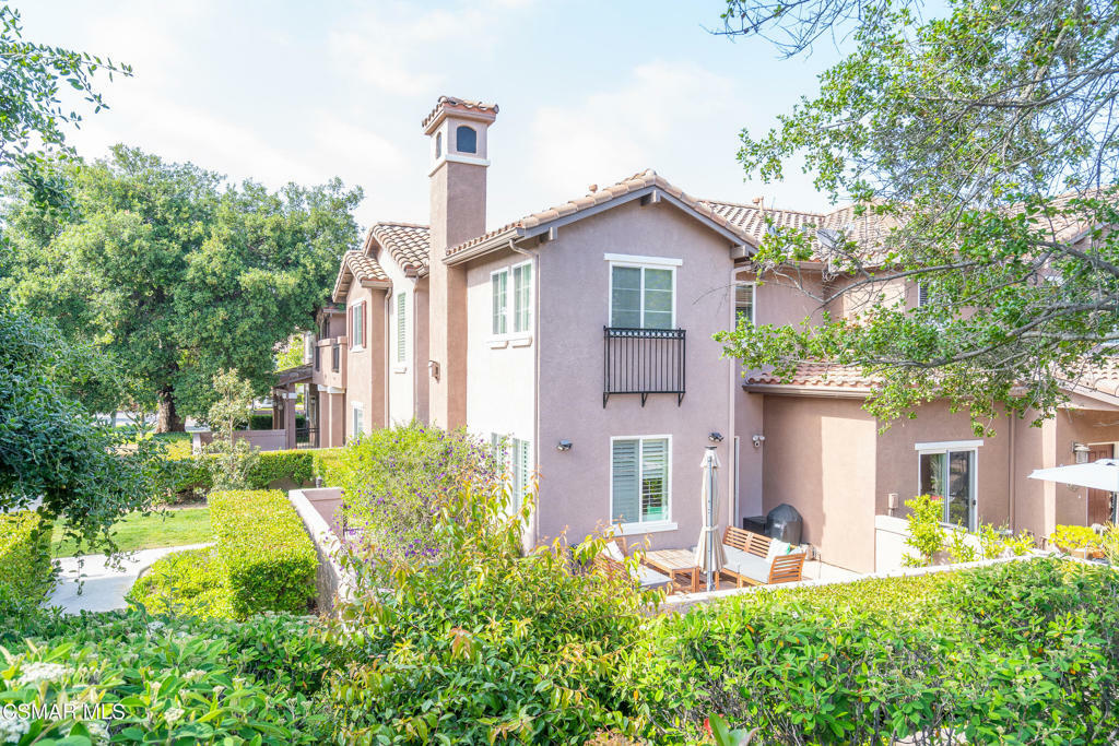 Property Photo:  1400 Ashton Park Lane  CA 91320 