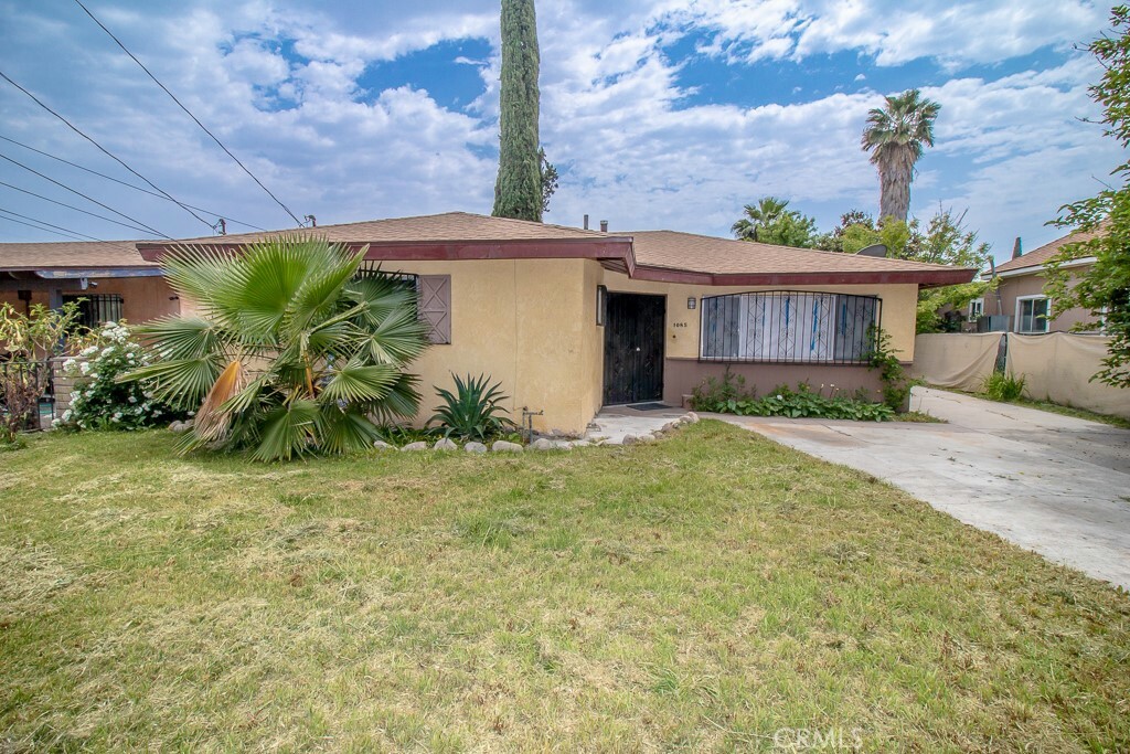 Property Photo:  1085 W 7th Street  CA 92411 