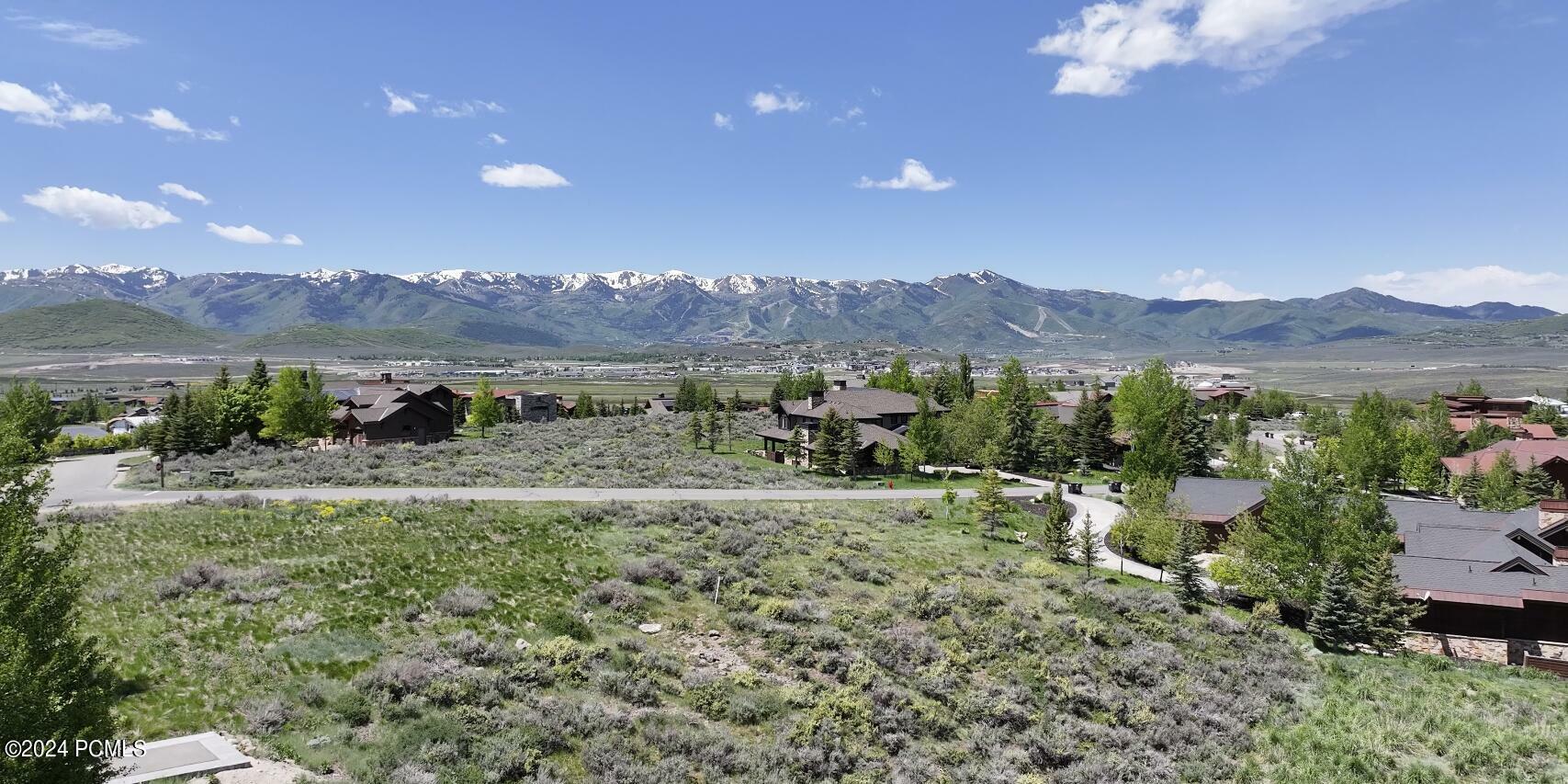 Property Photo: 2322 E Westview Trail UT 84098