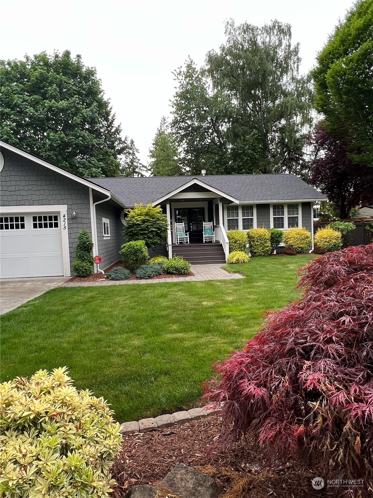 Property Photo:  4215 93rd Avenue SE  WA 98040 