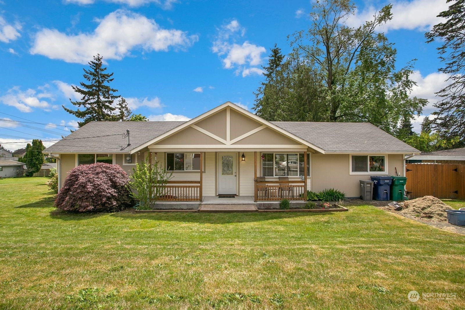 Property Photo:  2207 SW 328th Street  WA 98023 