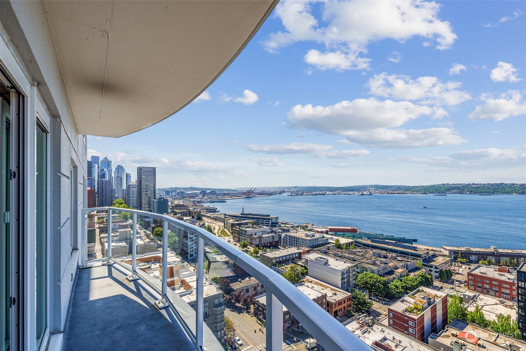 Property Photo:  121 Vine Street 2501  WA 98121 