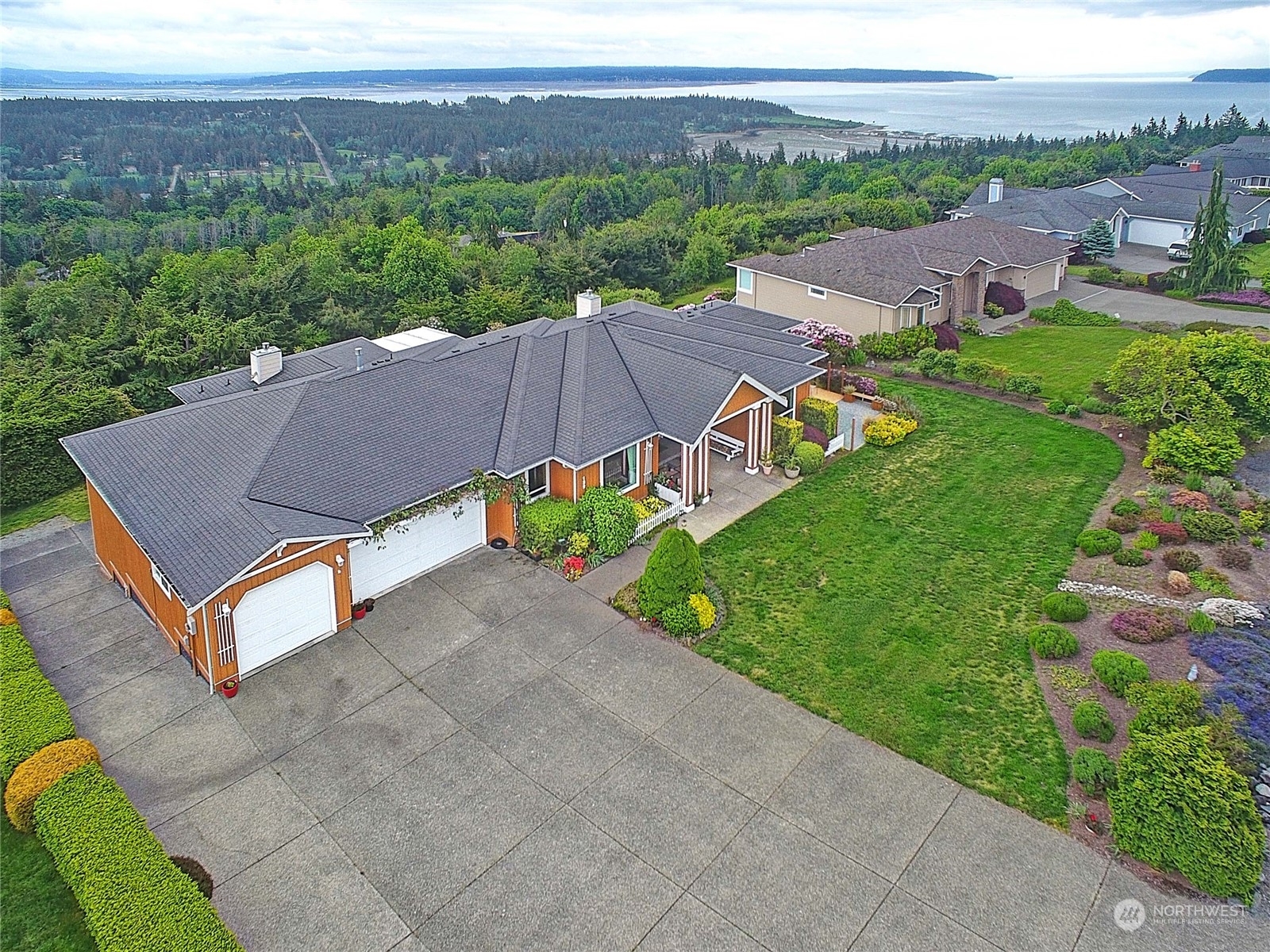 Property Photo:  139 Glacier Peak Drive  WA 98282 