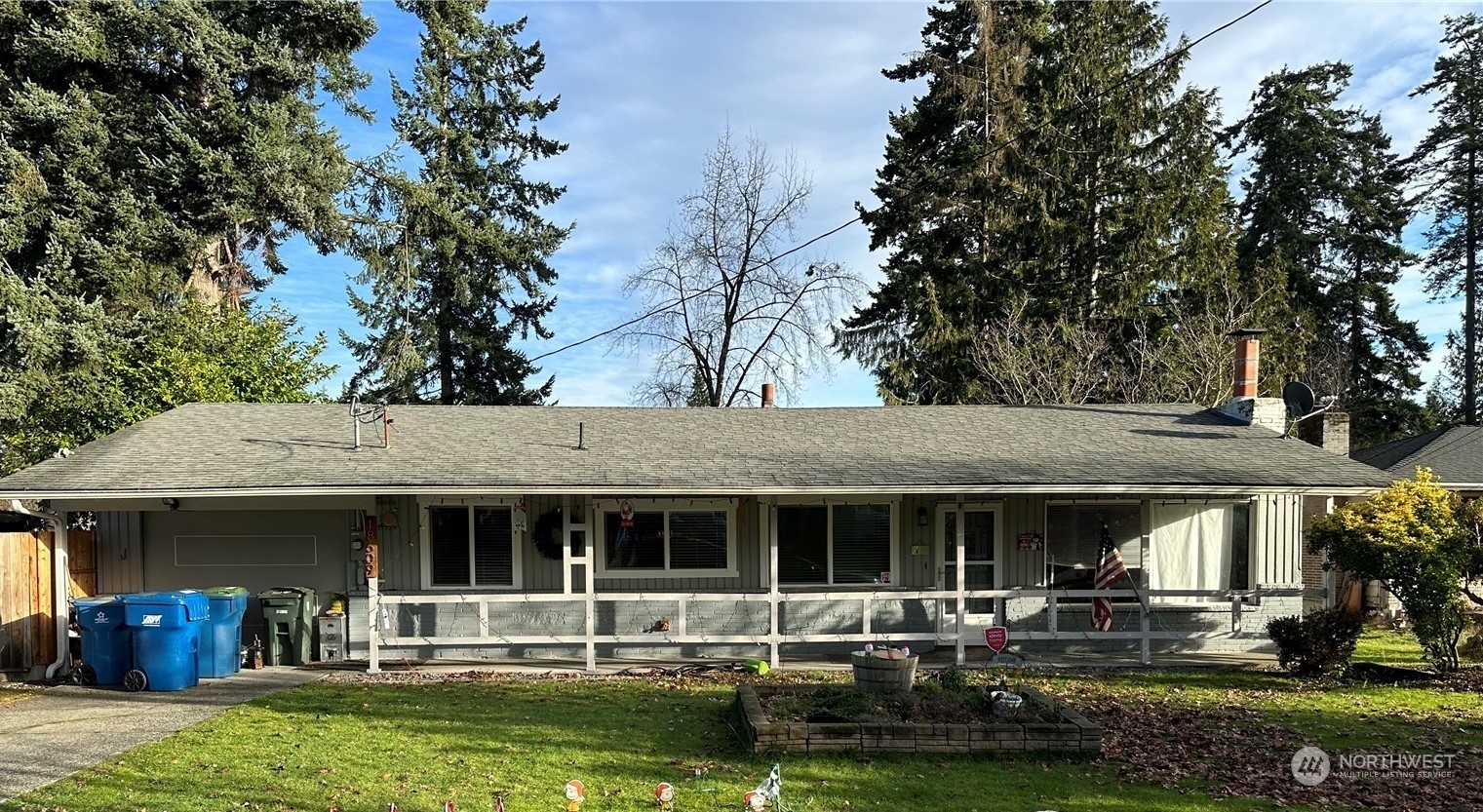 Property Photo:  18609 66th Avenue W  WA 98037 