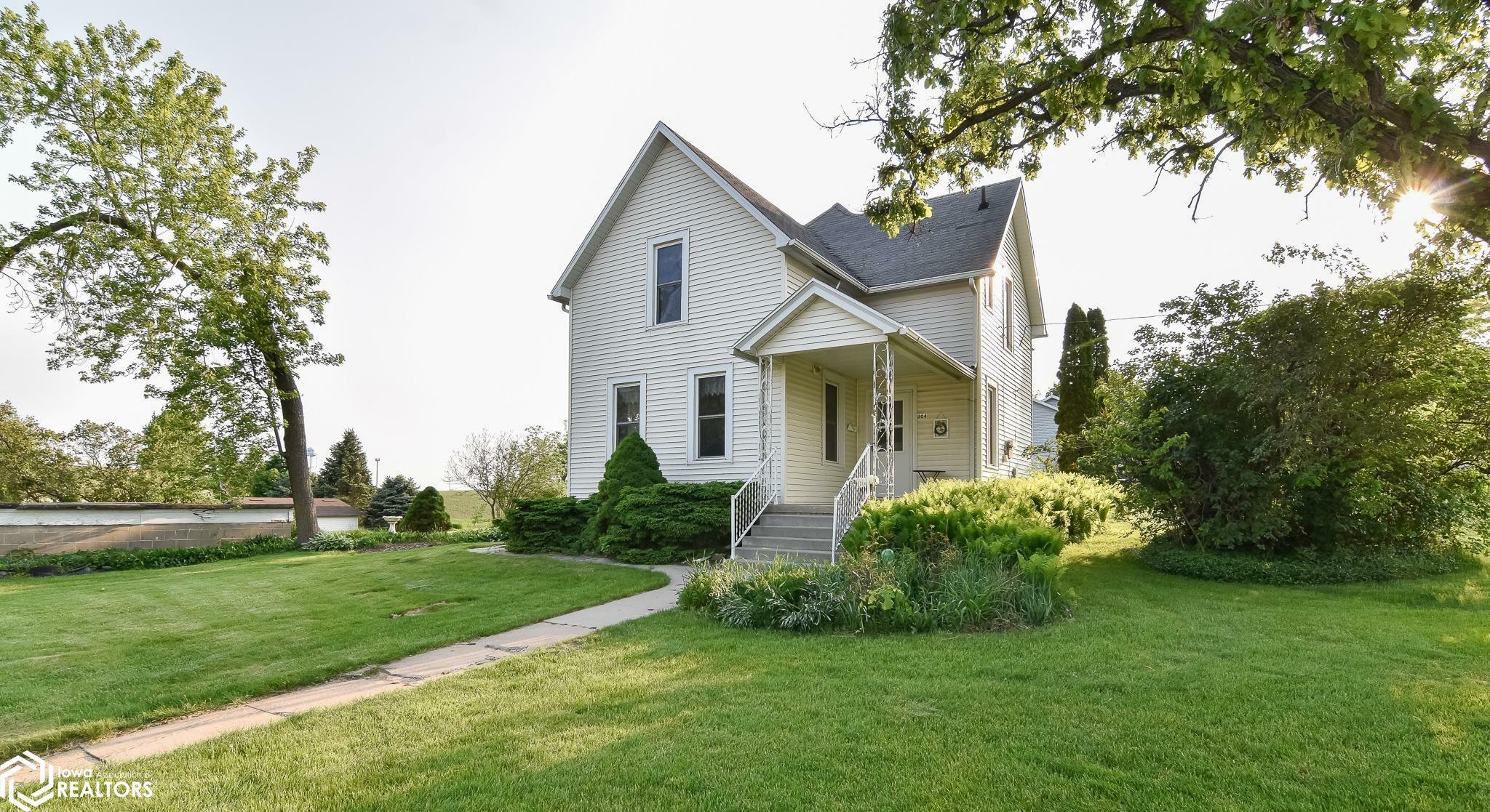 Property Photo:  304 W 1st Street  IA 50635 