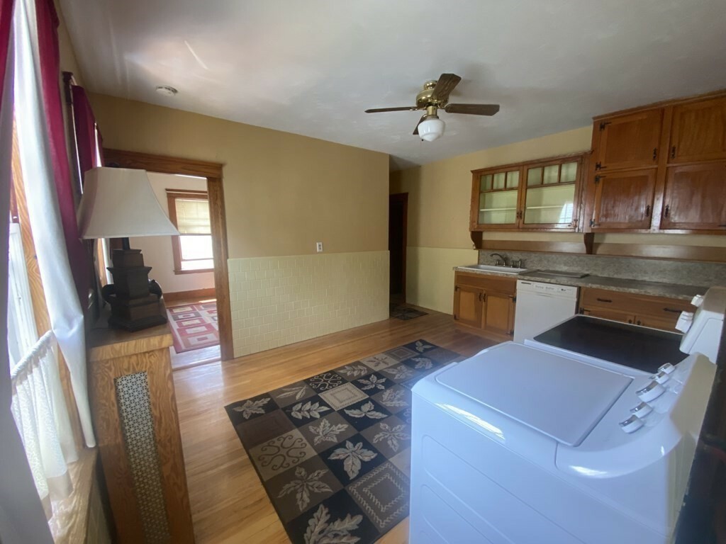 Property Photo:  446 Chandler St 2  MA 01602 