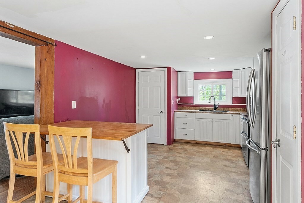 Property Photo:  68 West Rd  NH 03053 