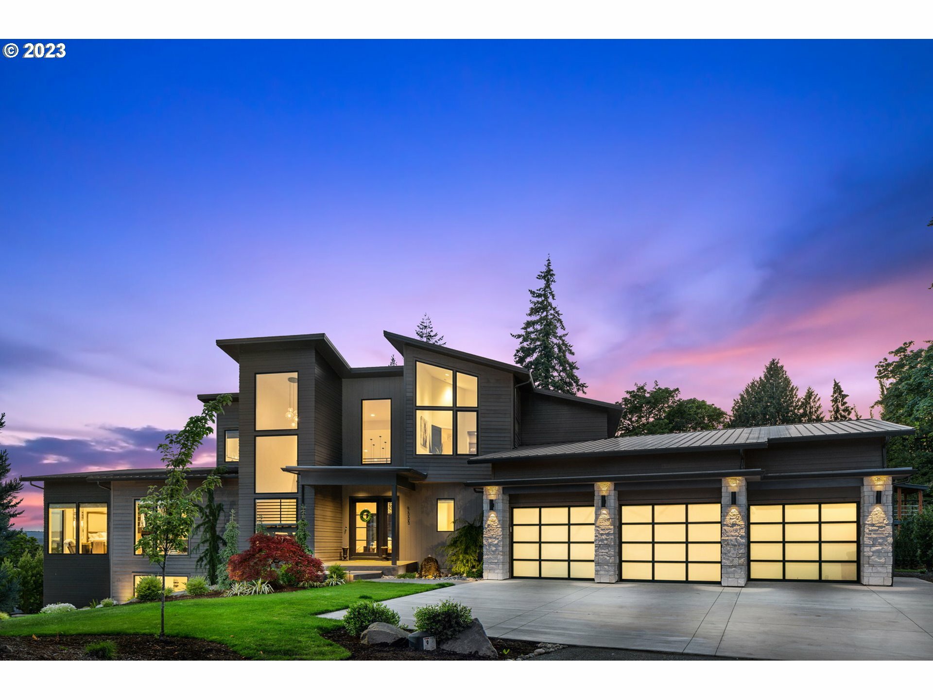 Property Photo: 9333 SE Evergreen Hwy WA 98664