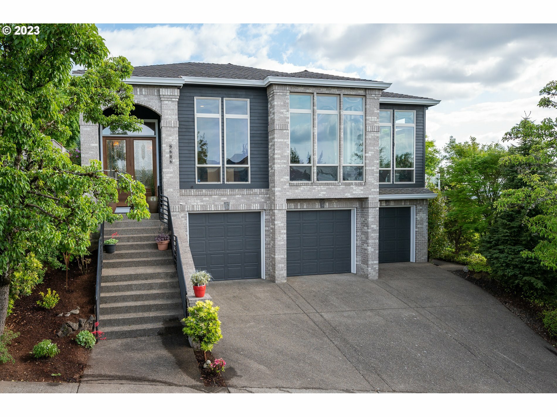Property Photo: 9686 SE Wyndham Way OR 97086
