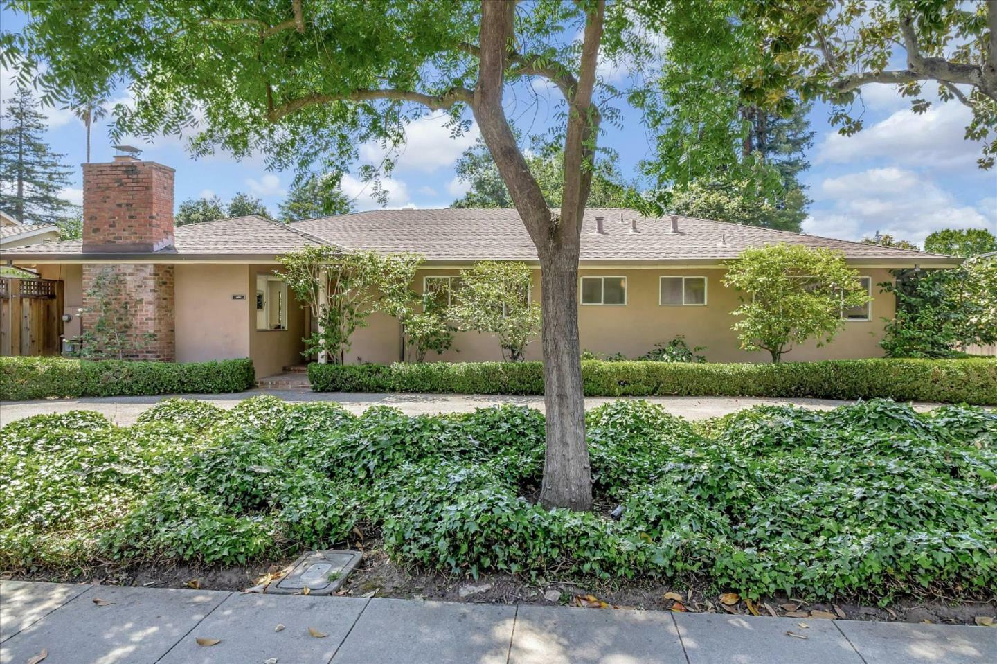 Property Photo: 1558 Edgewood Drive CA 94303