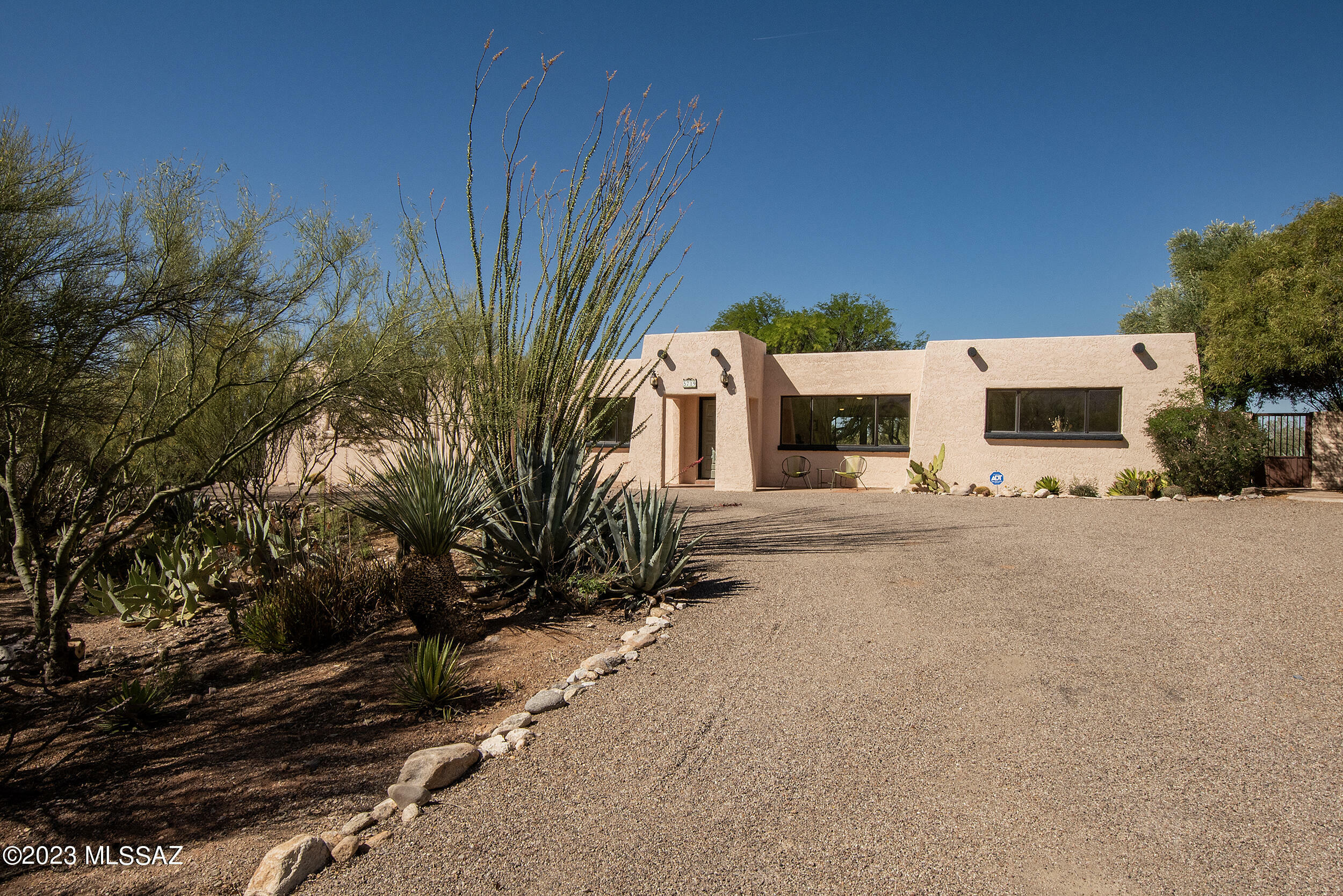 Property Photo:  5719 N Camino Del Conde  AZ 85718 