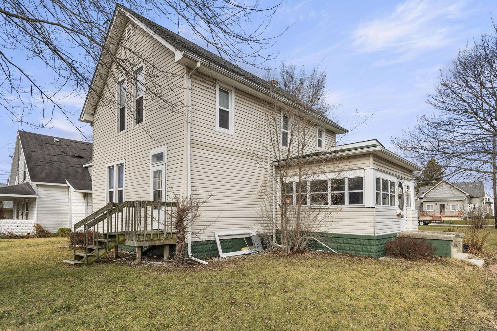 Property Photo:  1532 N B Street  IN 46036 