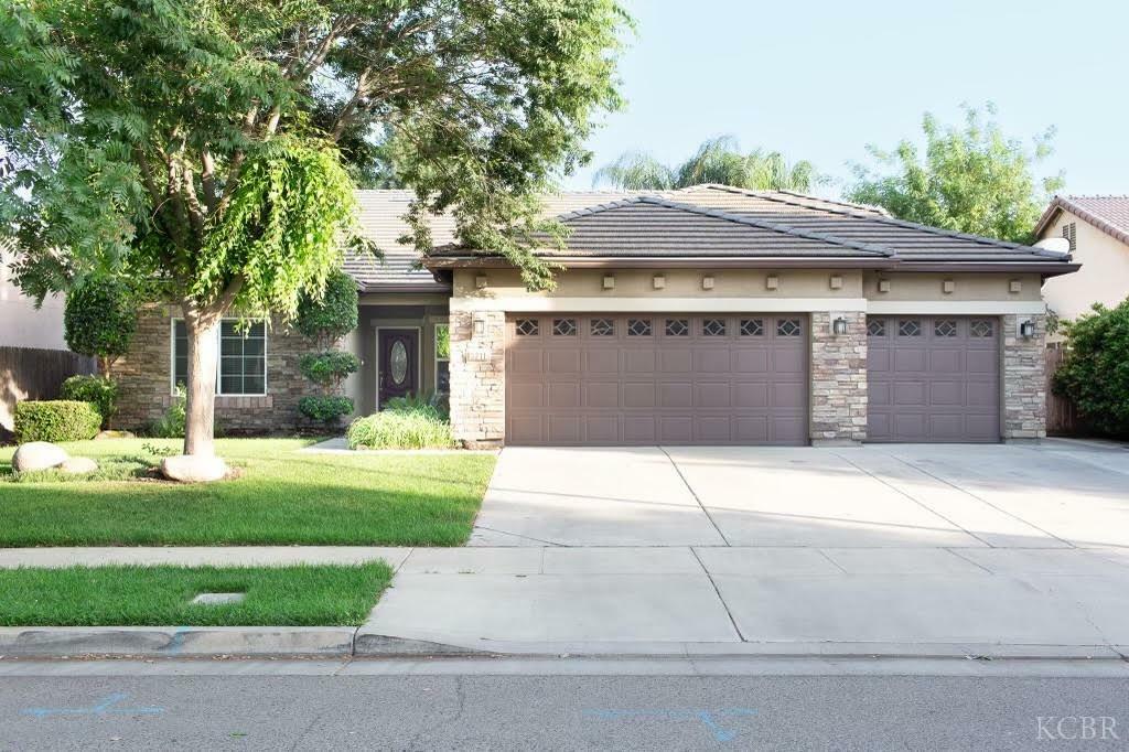 Property Photo: 3211 Tyler Avenue 93291
