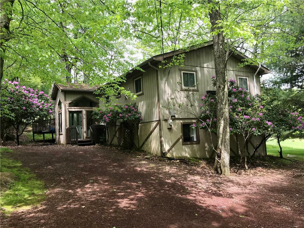 Property Photo: 20 Mountain Ash Road PA 18624