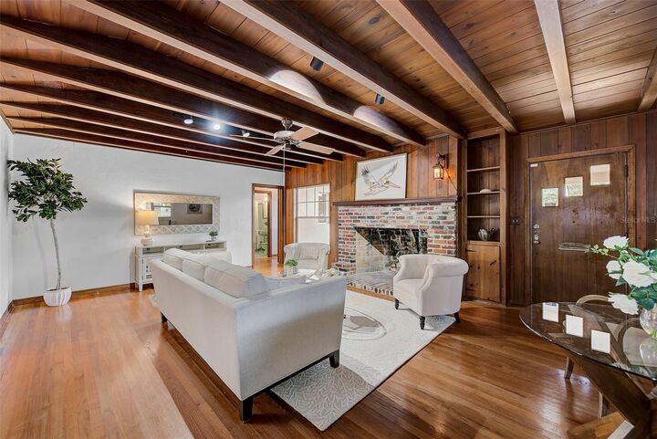 Property Photo:  852 Snell Isle Boulevard NE  FL 33704 