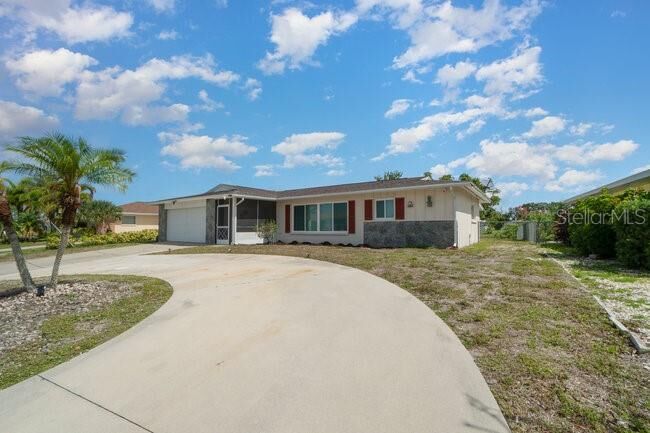 Property Photo: 1325 Cambridge Drive FL 34293