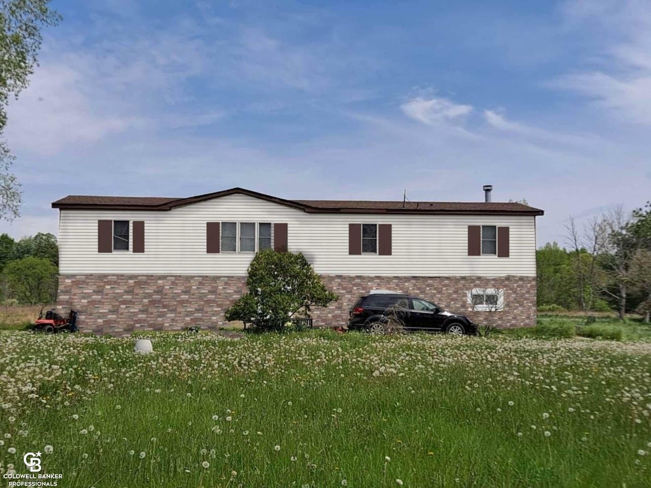 Property Photo: 7696 Avoca MI 48006