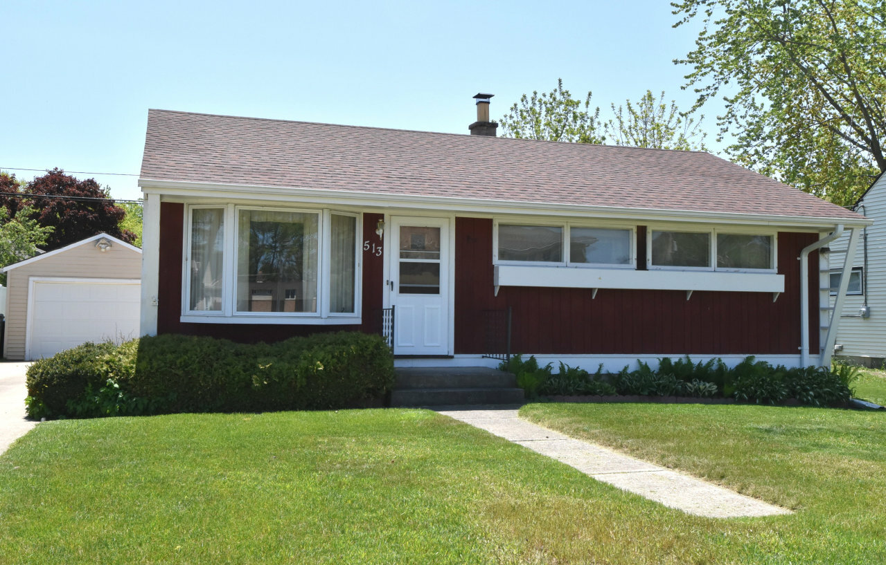 Property Photo: 513 Blake Ave WI 53172
