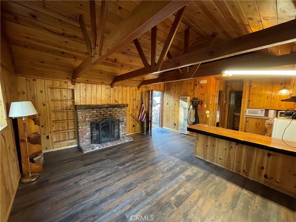 Property Photo: 717 Esquimoux Drive CA 92341