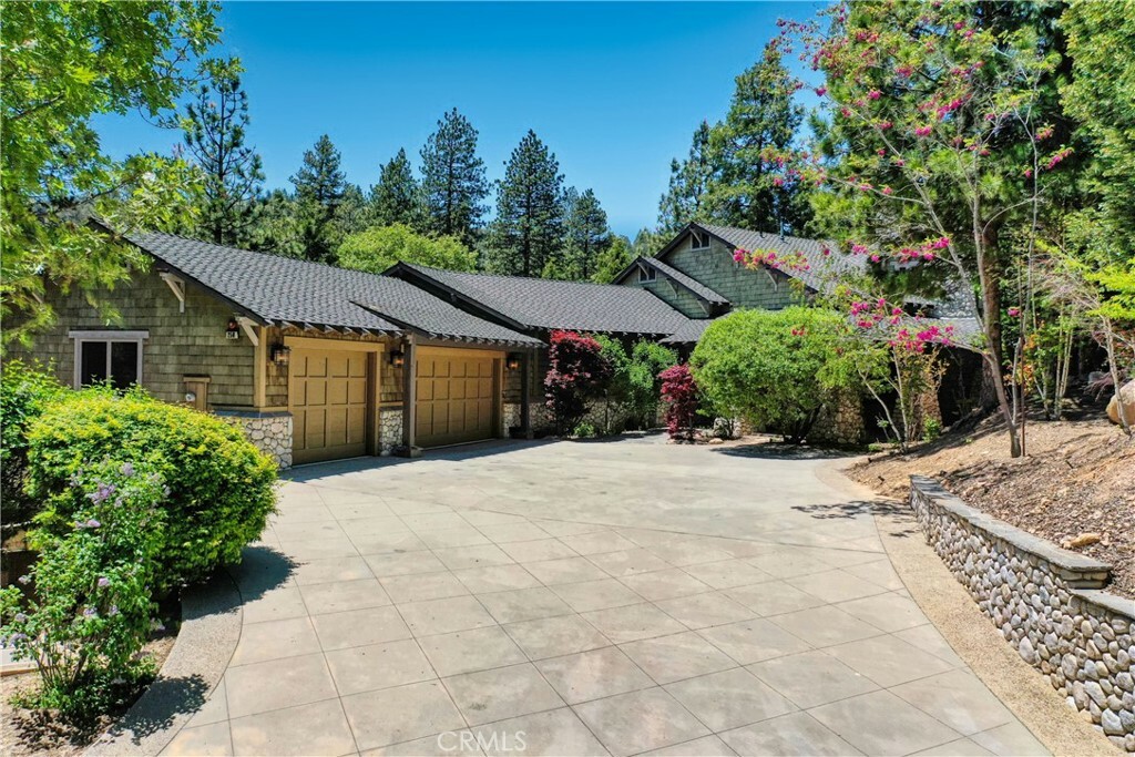 Property Photo:  250 Brentwood Drive  CA 92352 