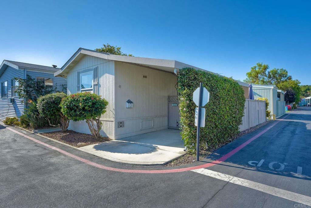 Property Photo:  699 N Vulcan Avenue 43  CA 92024 