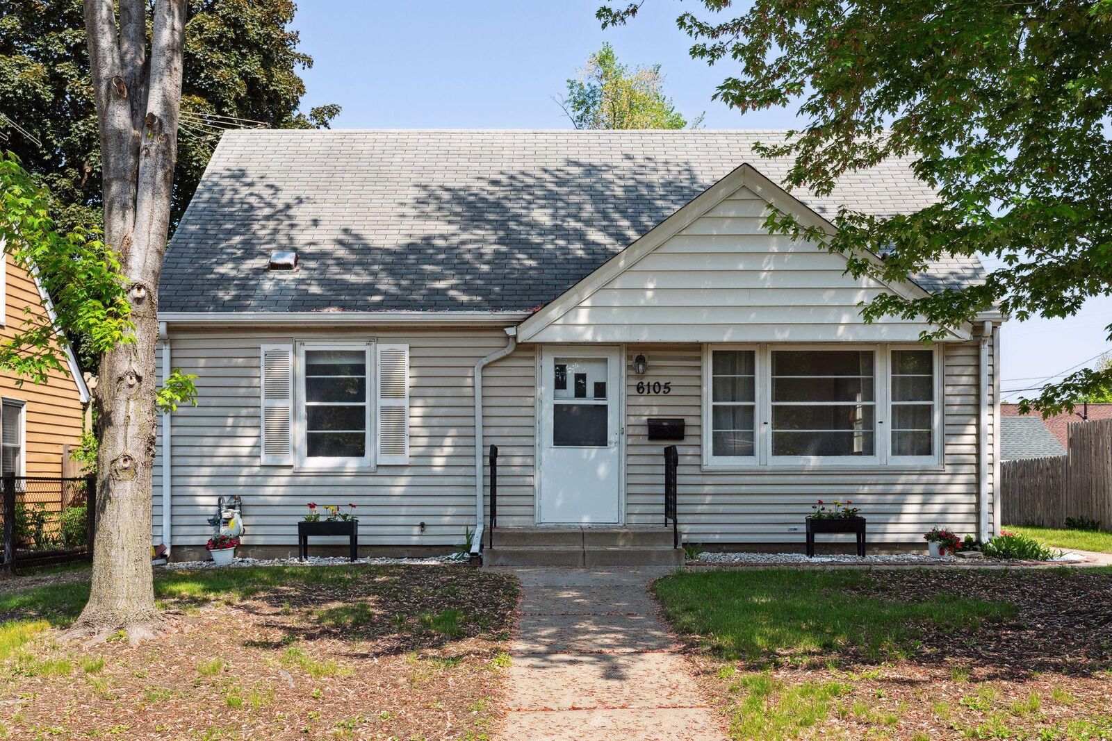 Property Photo: 6105 Xerxes Avenue S MN 55410