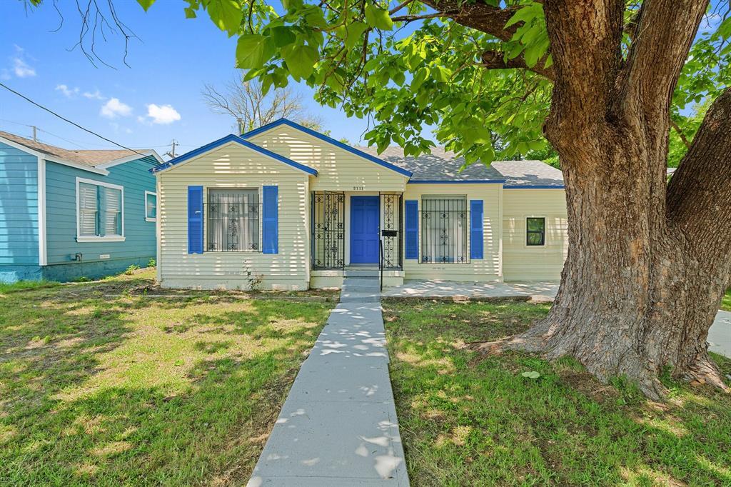 Property Photo: 2111 Marfa Avenue TX 75216