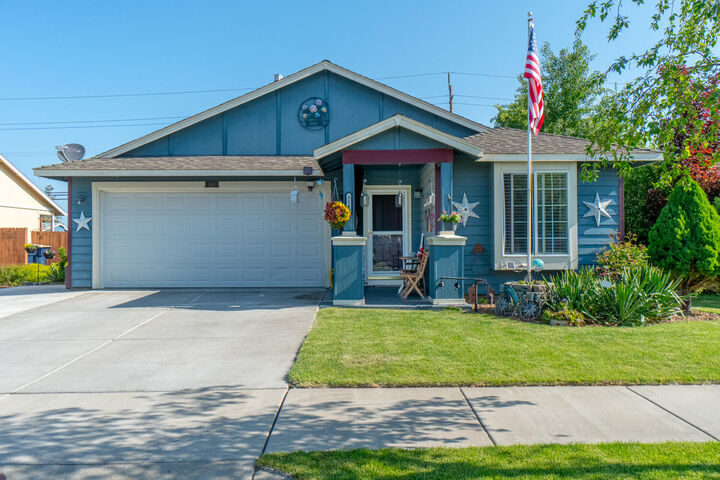 3149 SW Antler Lane  Redmond OR 97756 photo