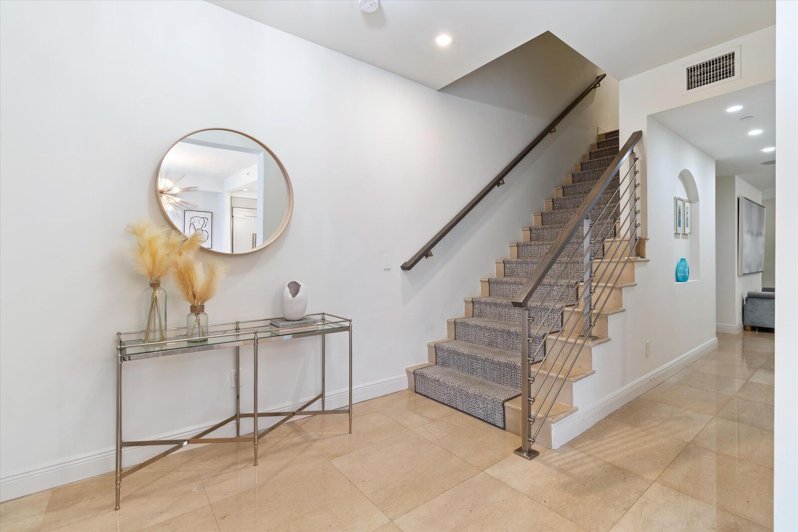 Property Photo:  60 SE 7th Avenue  FL 33483 