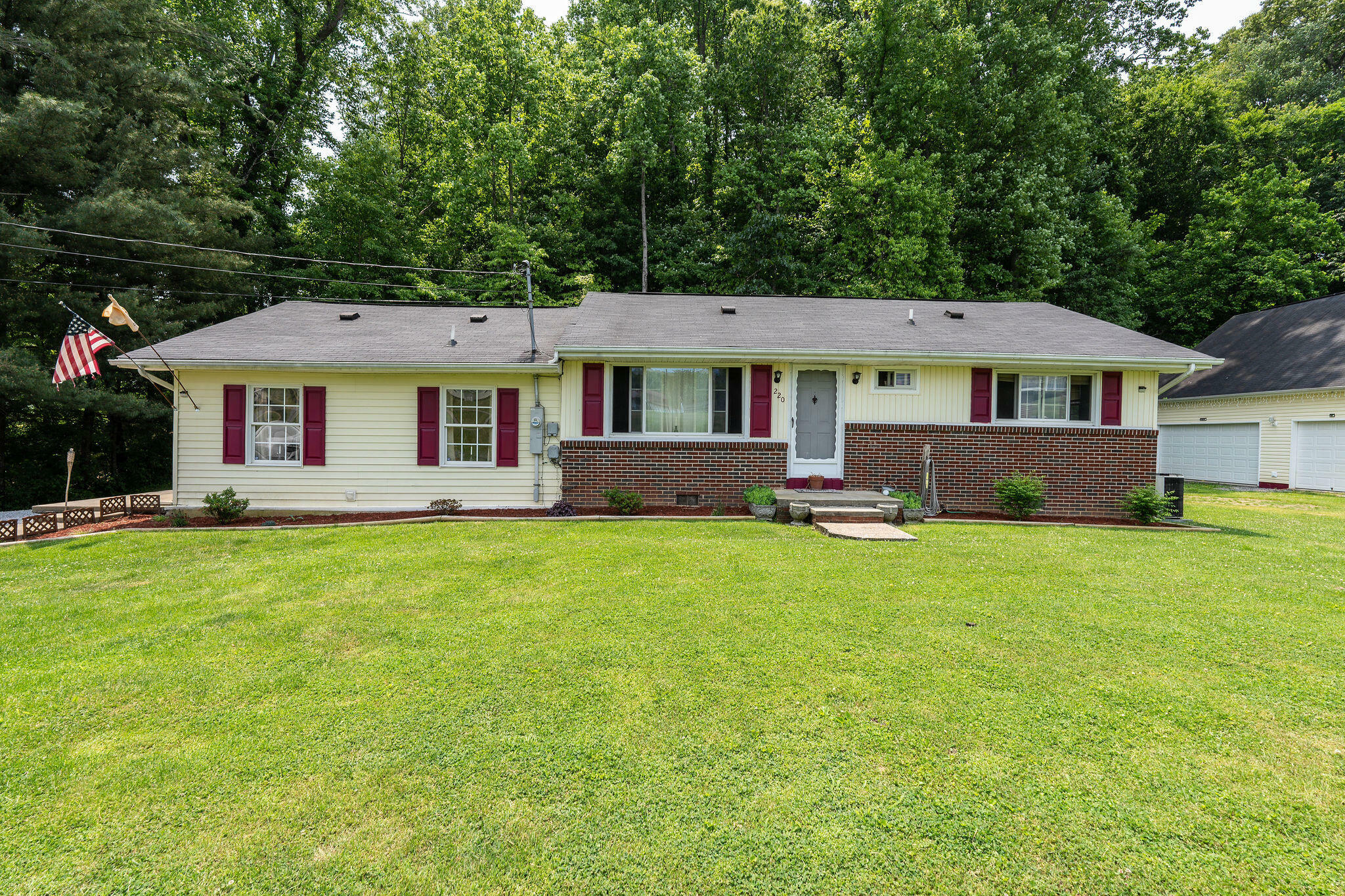 Property Photo:  220 Tarkington Street  TN 37660 