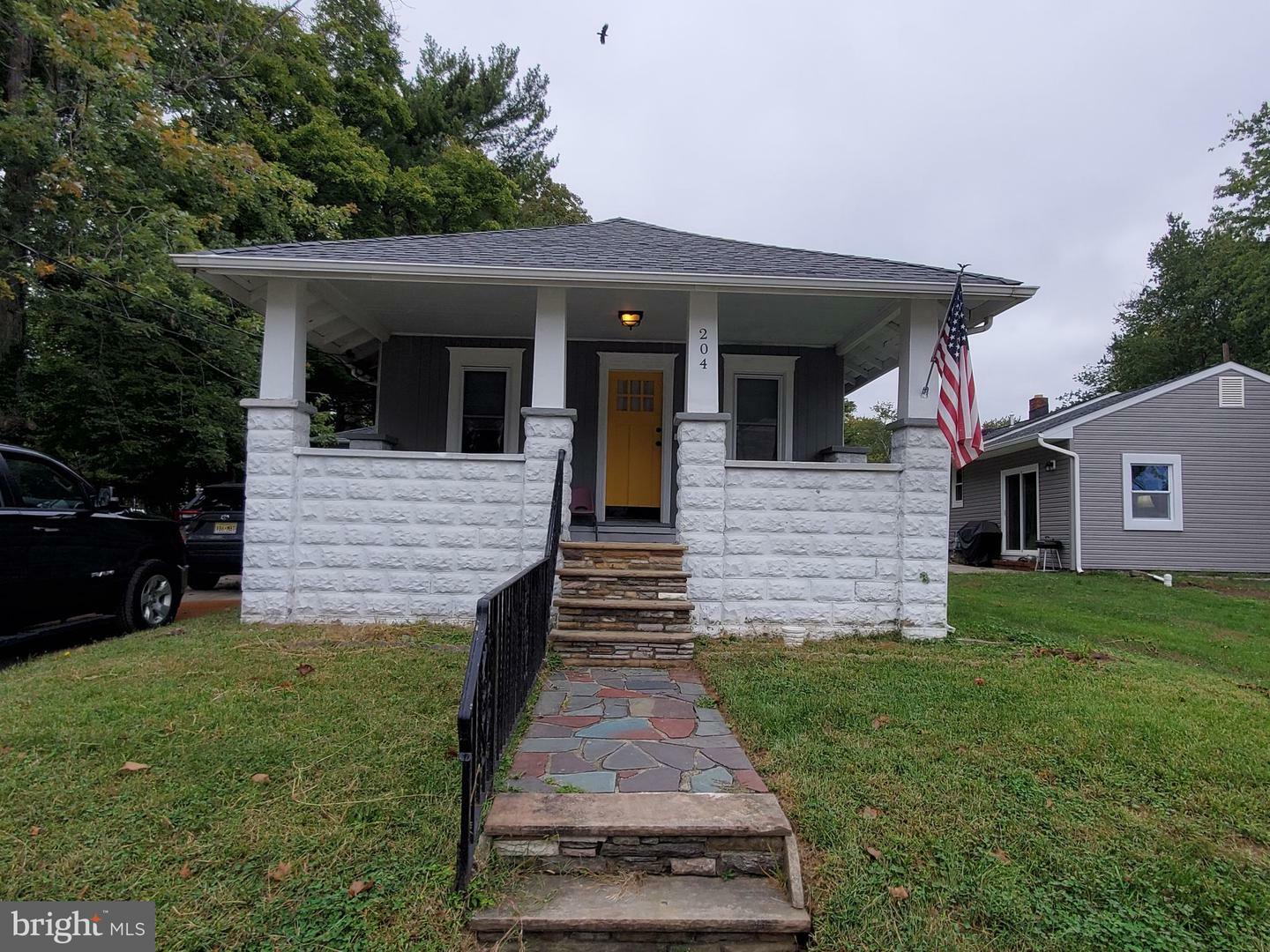 Property Photo:  204 W Evergreen Avenue  NJ 08083 