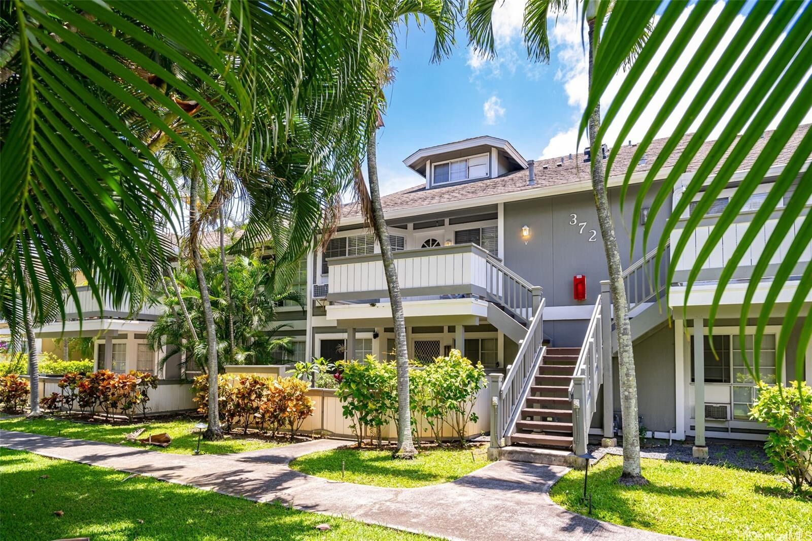 Property Photo:  372 Mananai Place 7V  HI 96818 