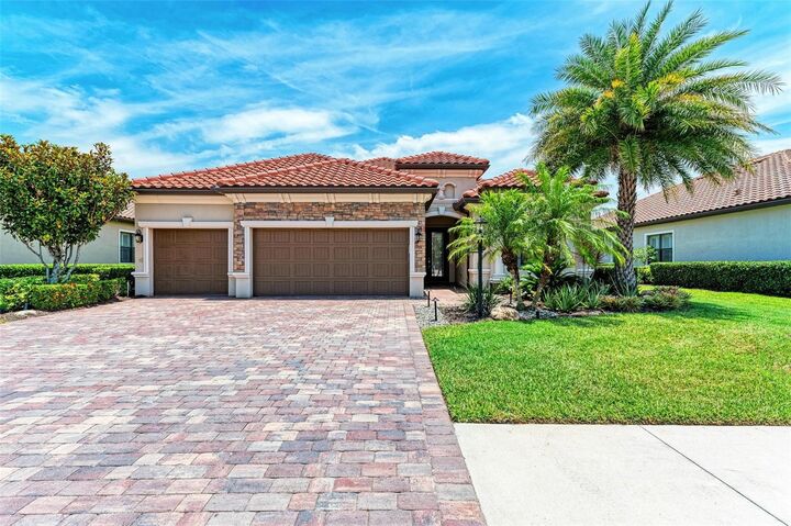 Property Photo:  13106 Belknap Place  FL 34211 