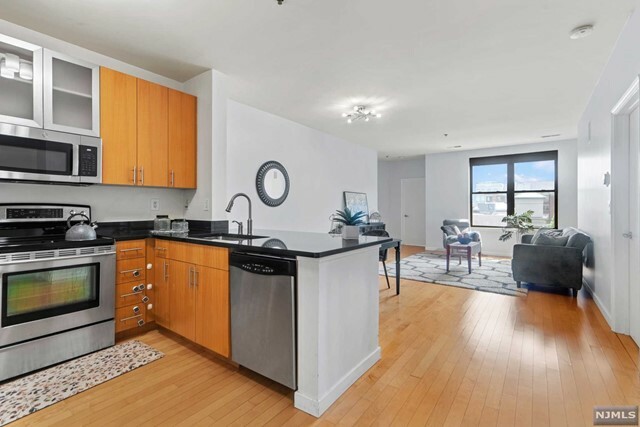 Property Photo:  24 Ave At Port Imperial 0305  NJ 07093 