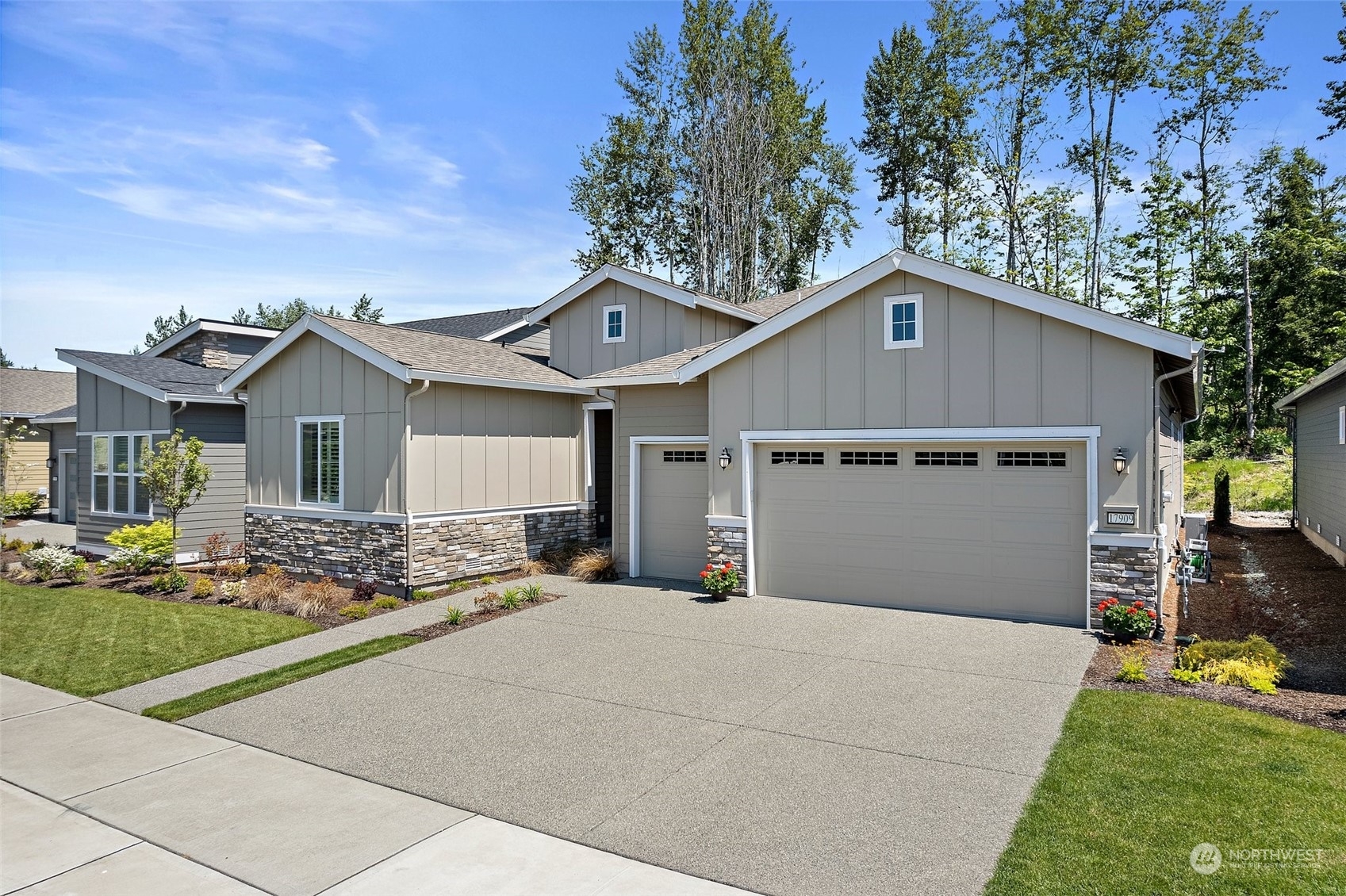 Property Photo:  17909 151st Street E  WA 98391 