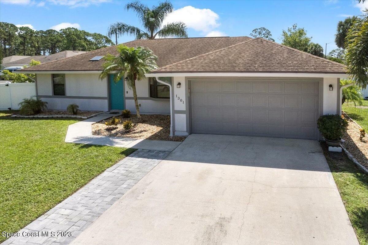 Property Photo:  1301 Heide Avenue NW  FL 32907 